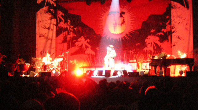 White Stripes, Friday, 2005.08.12, Greek Theatre, U.C. Berkeley, CA